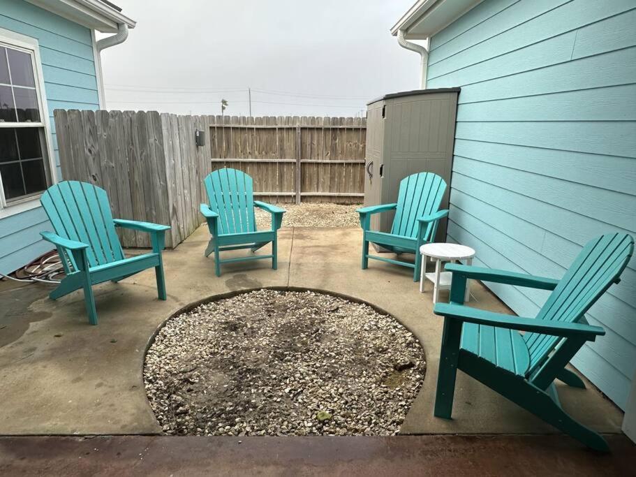 Barefoot Bungalow - Pet Friendly- 2 Bdrm Townhome Корпъс Кристи Екстериор снимка