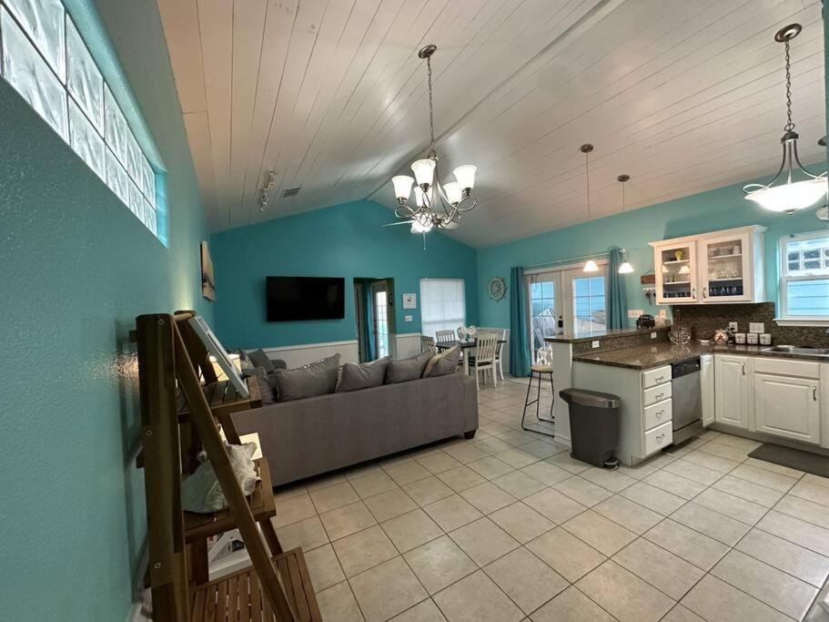 Barefoot Bungalow - Pet Friendly- 2 Bdrm Townhome Корпъс Кристи Екстериор снимка