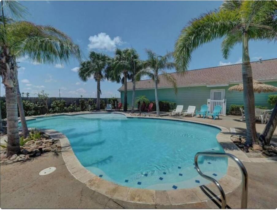 Barefoot Bungalow - Pet Friendly- 2 Bdrm Townhome Корпъс Кристи Екстериор снимка