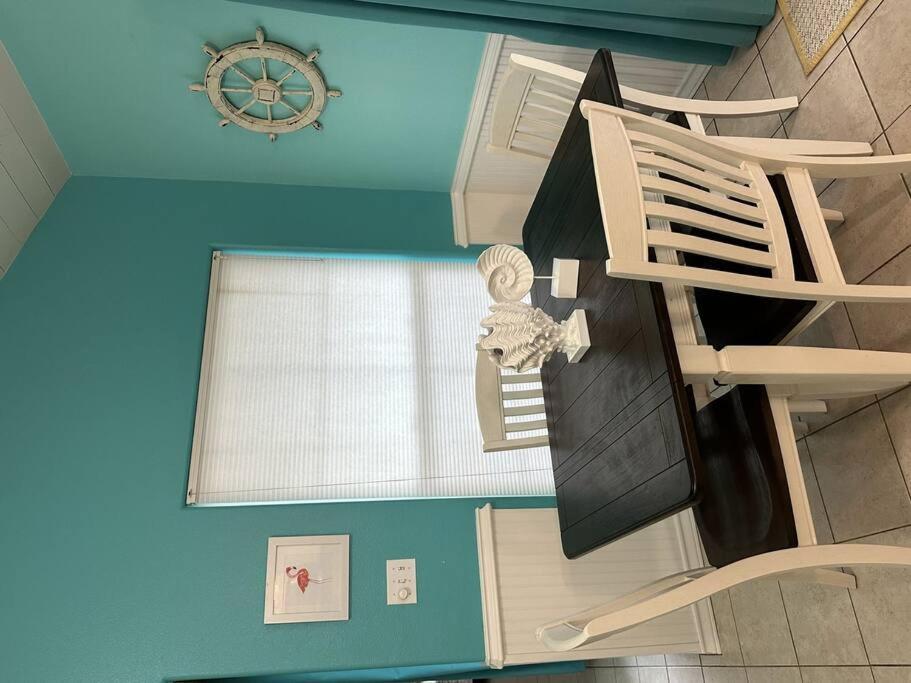 Barefoot Bungalow - Pet Friendly- 2 Bdrm Townhome Корпъс Кристи Екстериор снимка